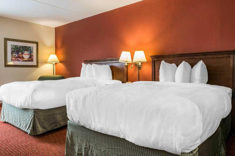 Clarion Hotel インディアナポリス エクステリア 写真