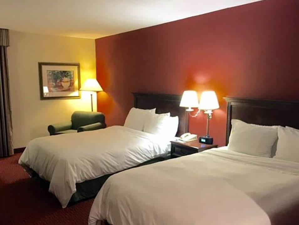 Clarion Hotel インディアナポリス エクステリア 写真