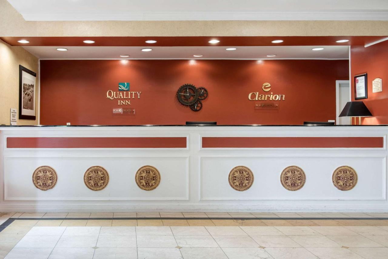 Clarion Hotel インディアナポリス エクステリア 写真