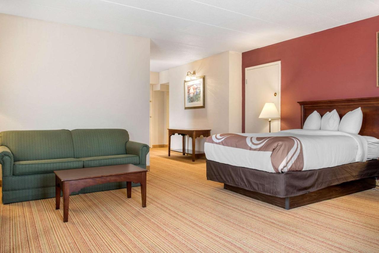 Clarion Hotel インディアナポリス エクステリア 写真